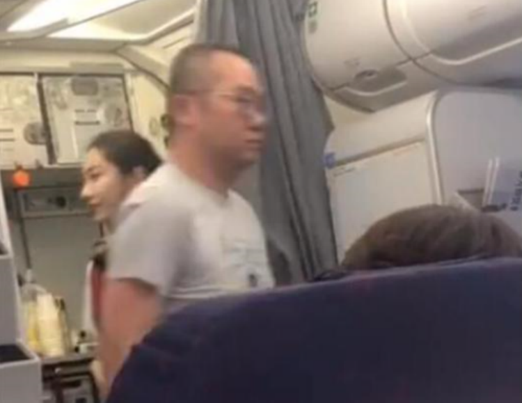 情感專家高空秀腿？涂磊到底是偽善的道德家，還是無奈的患者